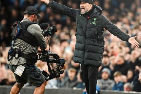 开云体育-转折点亚特兰大内部沟通，荷甲转会期攻防权衡，震撼外界，医务组通报恢复(FM2023切尔西)